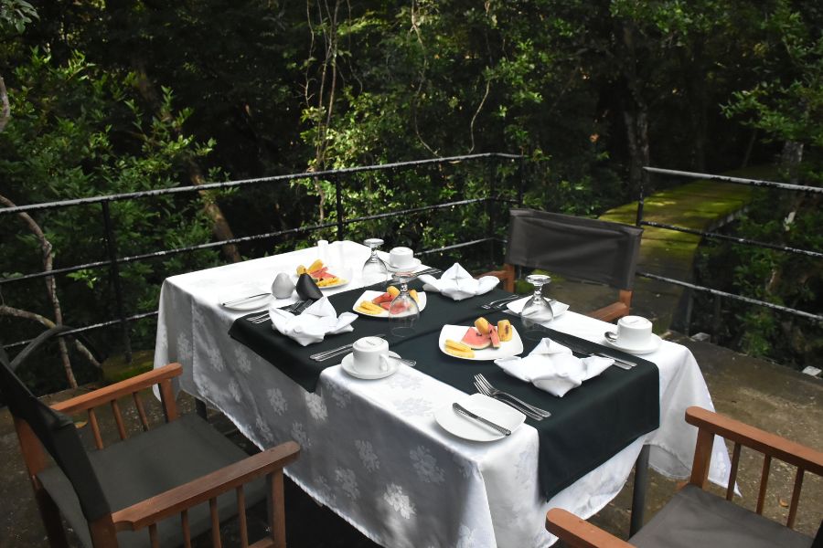 dining experience at explorer by mahoora wasgamuwa in sri lanka 