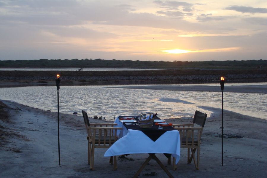 dining experience at bundala explorer by mahoora camps in sri lanka